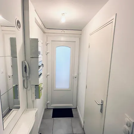 Stylé Avec Wifi, Terrasse, Proche Gares