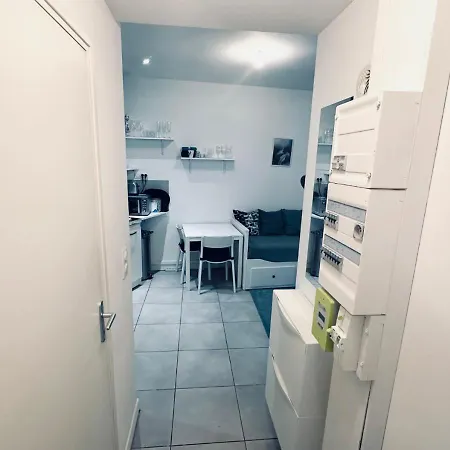 Stylé Avec Wifi, Terrasse, Proche Gares Lila