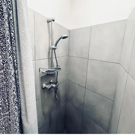 Appartement Stylé Avec Wifi, Terrasse, Proche Gares